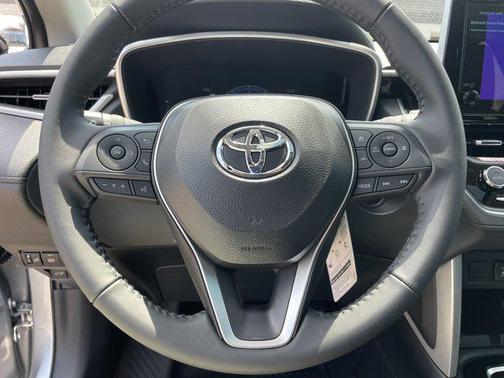 2025 Toyota Corolla Cross XLE