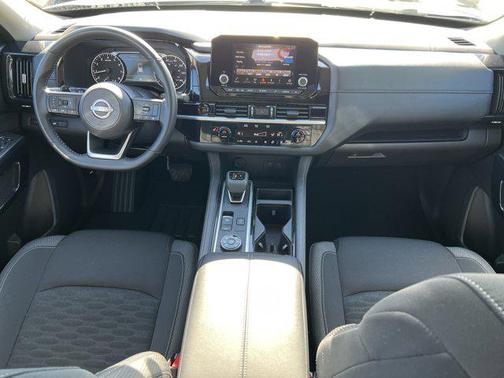 2025 Nissan Pathfinder SV 4WD