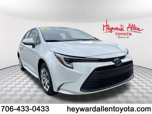 2025 Toyota Corolla Hybrid LE