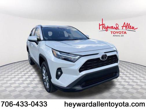 2025 Toyota RAV4 XLE Premium
