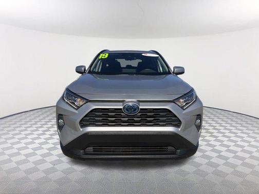 2019 Toyota RAV4 Hybrid XLE