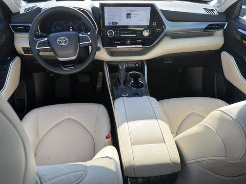 2024 Toyota Highlander Platinum