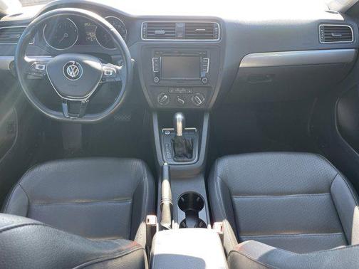 2015 Volkswagen Jetta Auto SE w/Connectivity