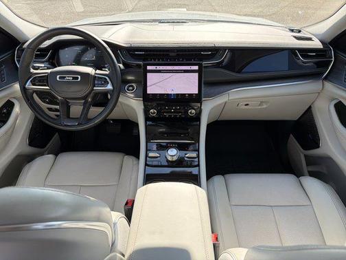 2022 Jeep Grand Cherokee 4xe Overland