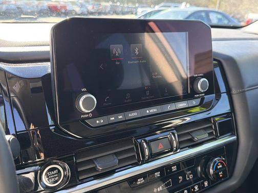 2024 Nissan Pathfinder SV FWD