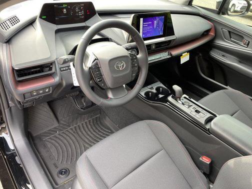 2025 Toyota Prius L