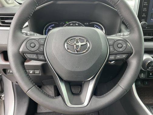 2021 Toyota RAV4 Hybrid SE