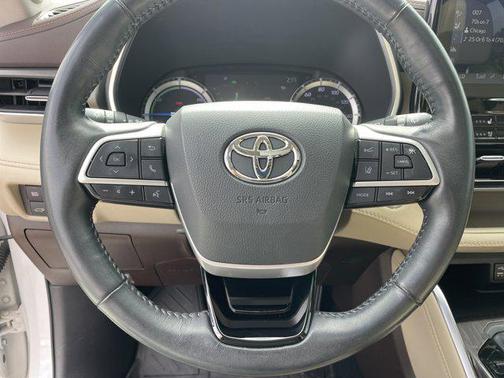 2022 Toyota Highlander Hybrid Limited