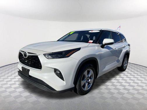 2024 Toyota Highlander LE