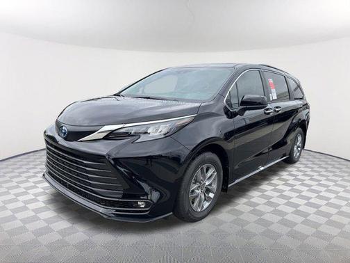 2025 Toyota Sienna XLE