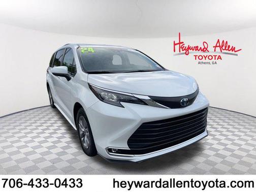 2024 Toyota Sienna XLE