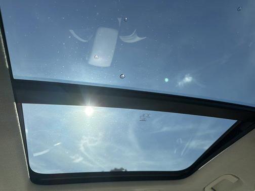 2023 Volvo XC40 B5 Plus Bright Theme