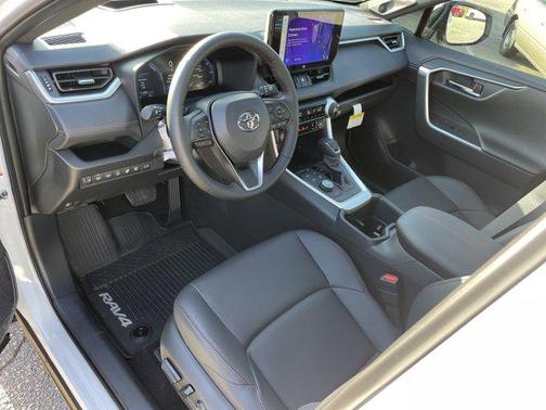 2025 Toyota RAV4 Hybrid SE