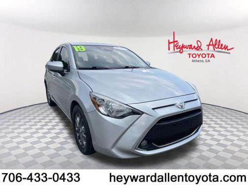 2019 Toyota Yaris Sedan LE