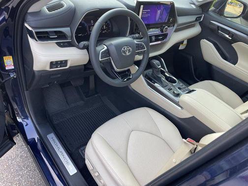 2025 Toyota Highlander Limited