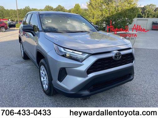 2025 Toyota RAV4 LE