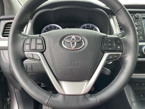 2017 Toyota Highlander Limited Platinum