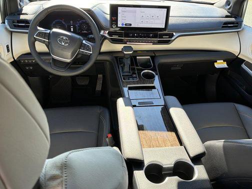 2026 Toyota Sienna Platinum