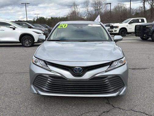 2020 Toyota Camry Hybrid XLE