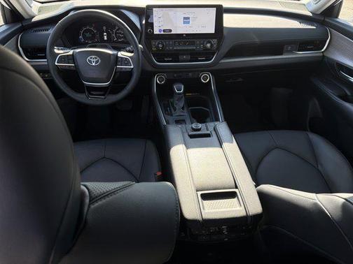 2025 Toyota Grand Highlander Platinum