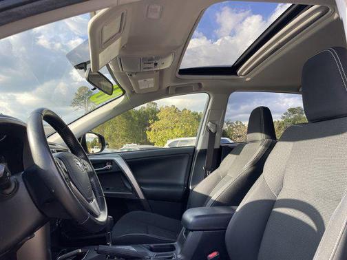 2016 Toyota RAV4 Hybrid XLE