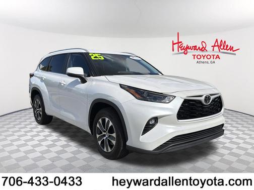 Wind Chill Pearl 2025 Toyota Highlander XLE