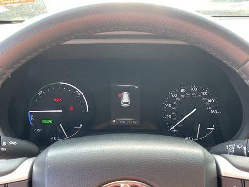 2024 Toyota Sienna XLE 8 Passenger