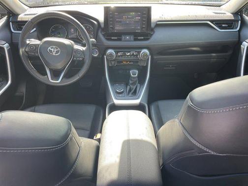 2022 Toyota RAV4 Hybrid XLE Premium