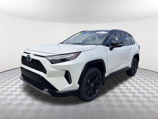 2022 Toyota RAV4 Hybrid SE