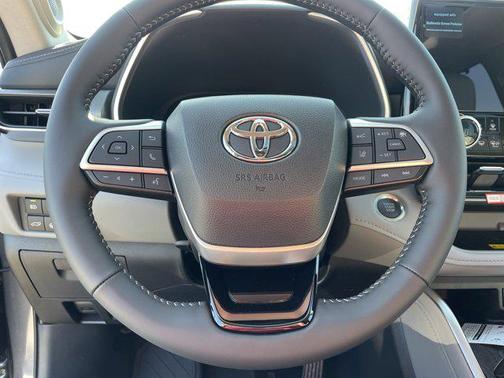 2025 Toyota Highlander Limited