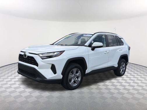 Ice Cap 2025 Toyota RAV4 XLE