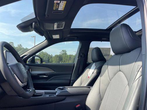 2025 Toyota Grand Highlander Hybrid Nightshade Edition