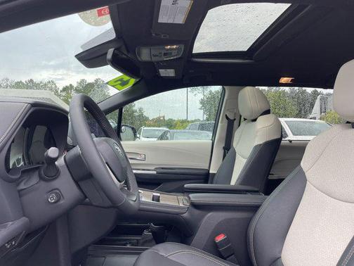 2025 Toyota Sienna Limited 7-Passenger