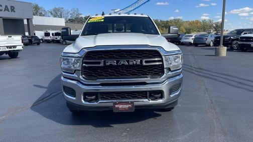 2023 RAM 3500 Tradesman Crew Cab 4x4 8' Box