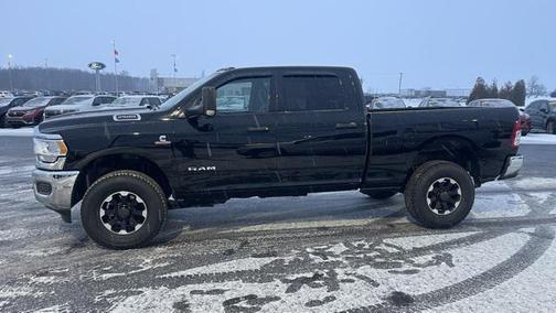 2022 RAM 2500 Big Horn Crew Cab 4x4 6'4' Box
