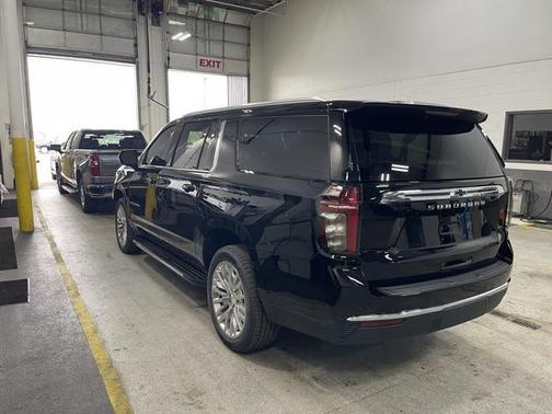 2023 Chevrolet Suburban LS