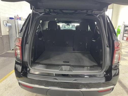 2023 Chevrolet Suburban LS
