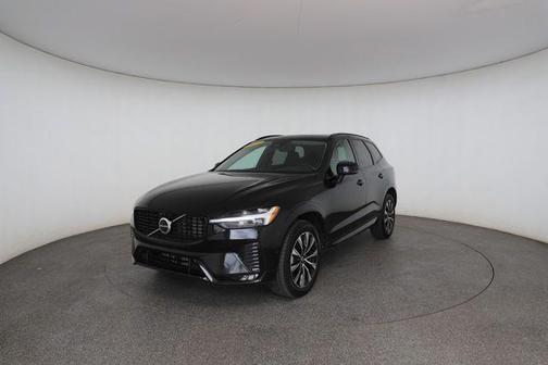 2023 Volvo XC60 B5 Plus Dark Theme