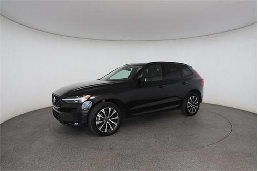 2023 Volvo XC60 B5 Plus Dark Theme