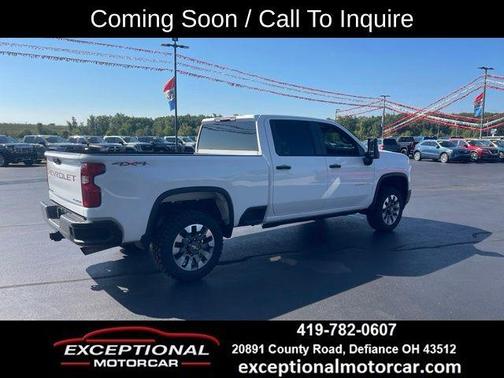 Summit White 2023 Chevrolet Silverado 2500 Custom