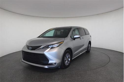 2023 Toyota Sienna XLE 7 Passenger