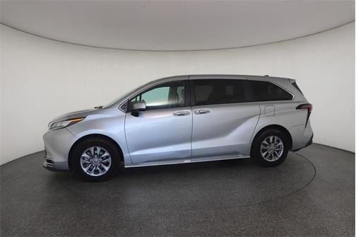 2023 Toyota Sienna XLE 7 Passenger