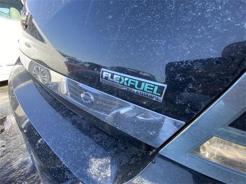 Photo 5 of 25 of 2011 Chevrolet Impala LT