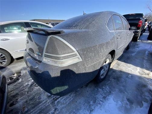Photo 4 of 25 of 2011 Chevrolet Impala LT