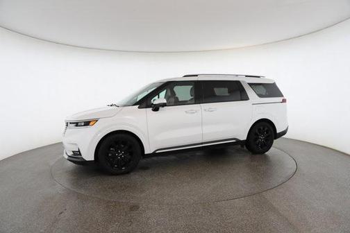 2024 Kia Carnival SX