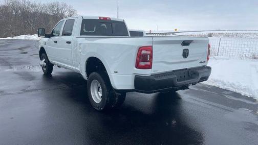 2024 RAM 3500 Tradesman Crew Cab 4x4 8' Box