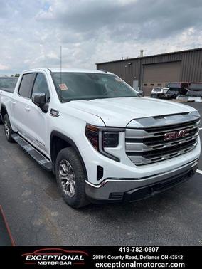 Summit White 2023 GMC Sierra 1500 SLE