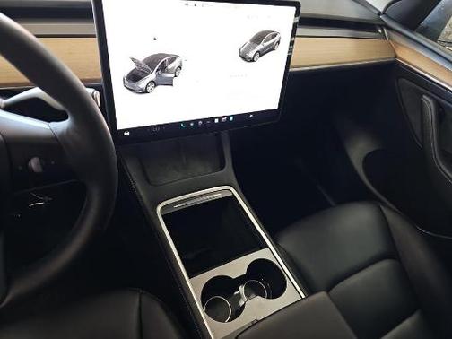 2022 Tesla Model Y Long Range Dual Motor All-Wheel Drive