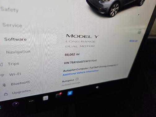 2022 Tesla Model Y Long Range Dual Motor All-Wheel Drive
