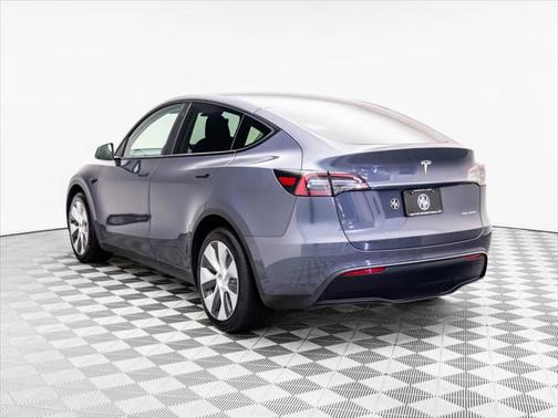 2022 Tesla Model Y Long Range Dual Motor All-Wheel Drive